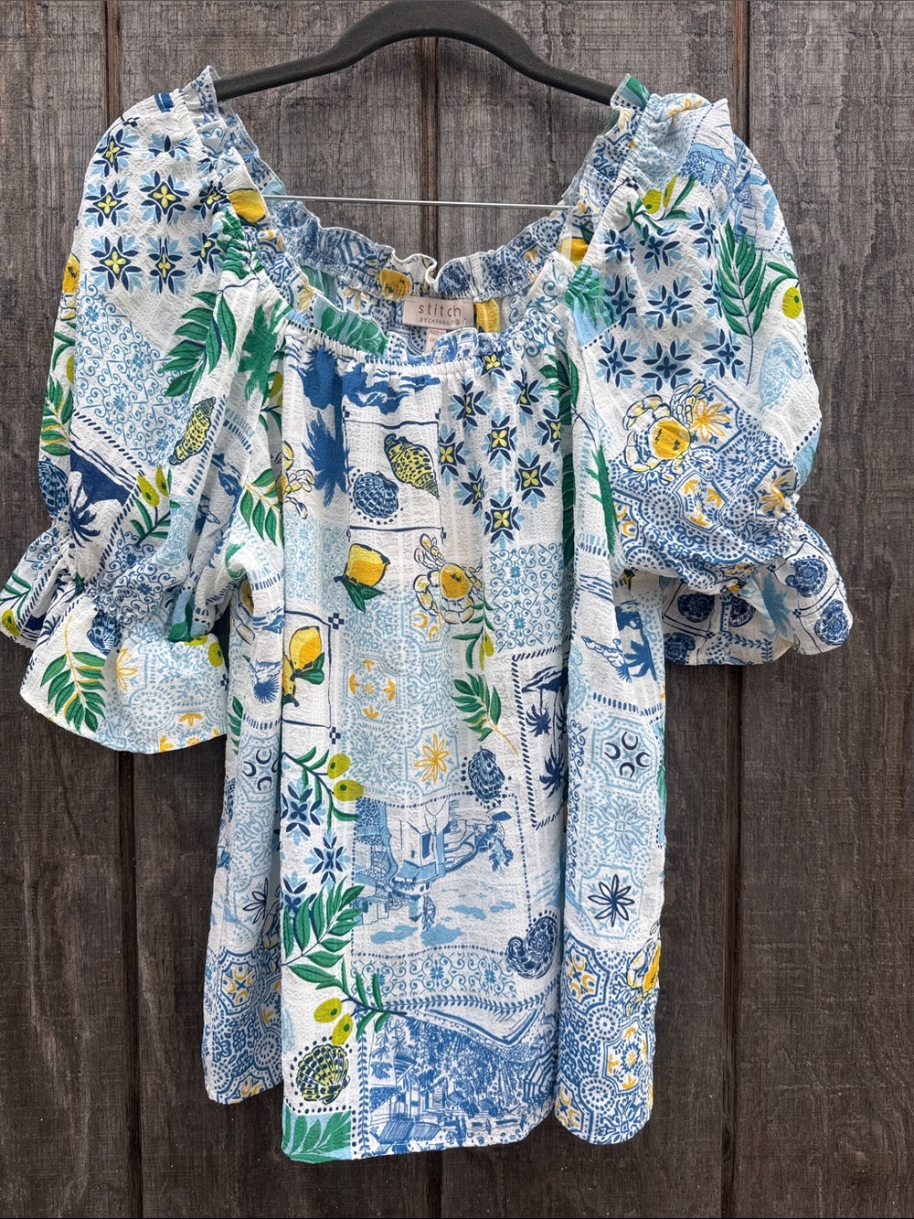 NWT Woman’s Stitch by Chennault Puff Sleeve Lightweight Blouse Size Large Lemons
